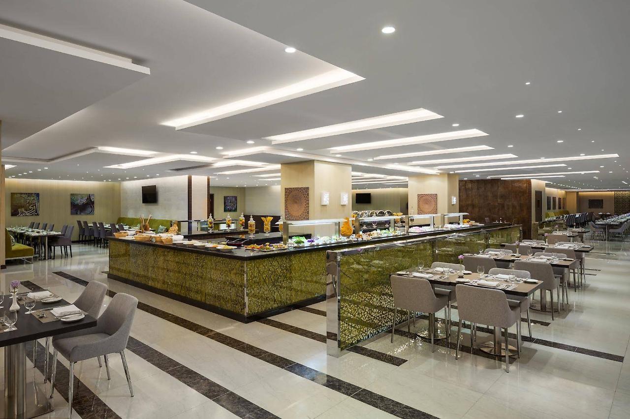 M Hotel Makkah By Millennium Mecca Exterior photo The hotel's breakfast buffet