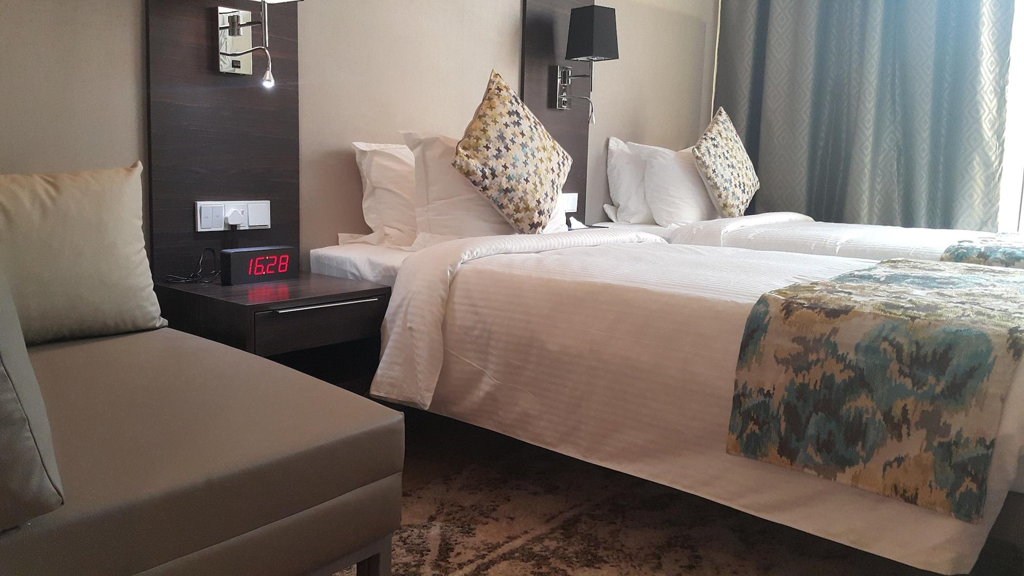 M Hotel Makkah By Millennium Mecca Exterior photo A room at the hotel