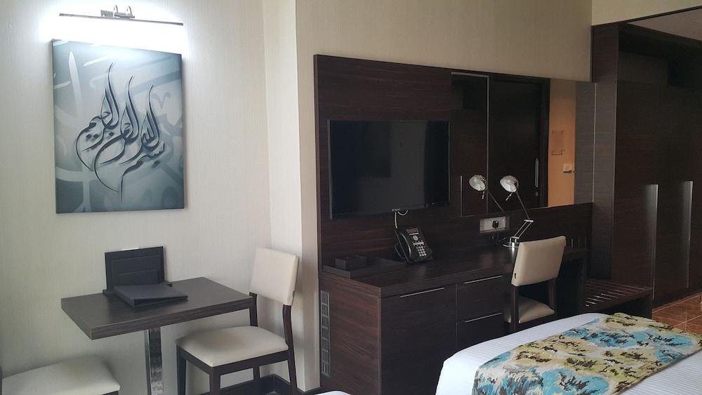 M Hotel Makkah By Millennium Mecca Exterior photo A room at the hotel