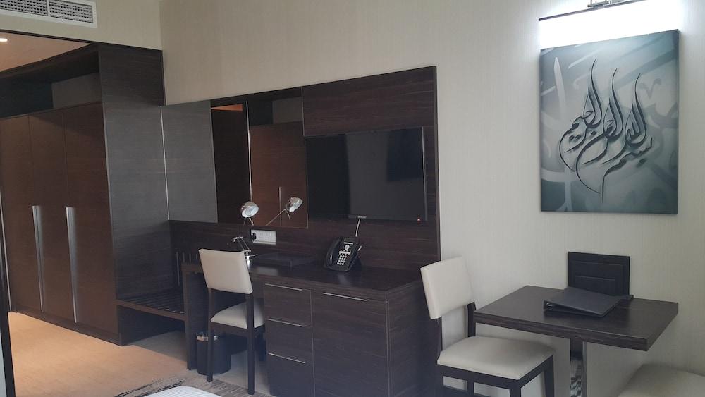 M Hotel Makkah By Millennium Mecca Exterior photo A room at the hotel
