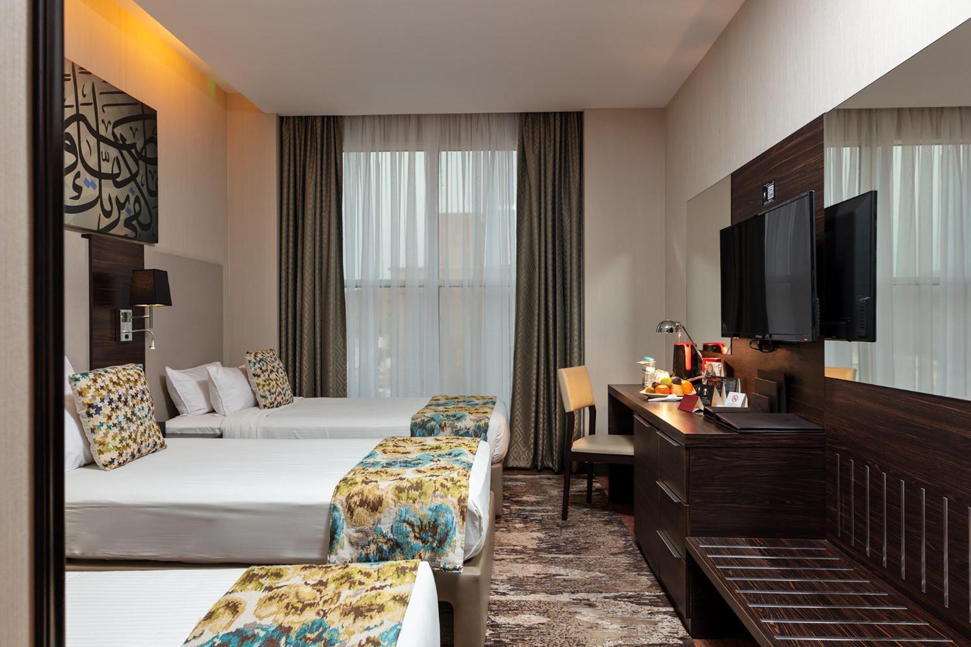 M Hotel Makkah By Millennium Mecca Exterior photo A room at the hotel