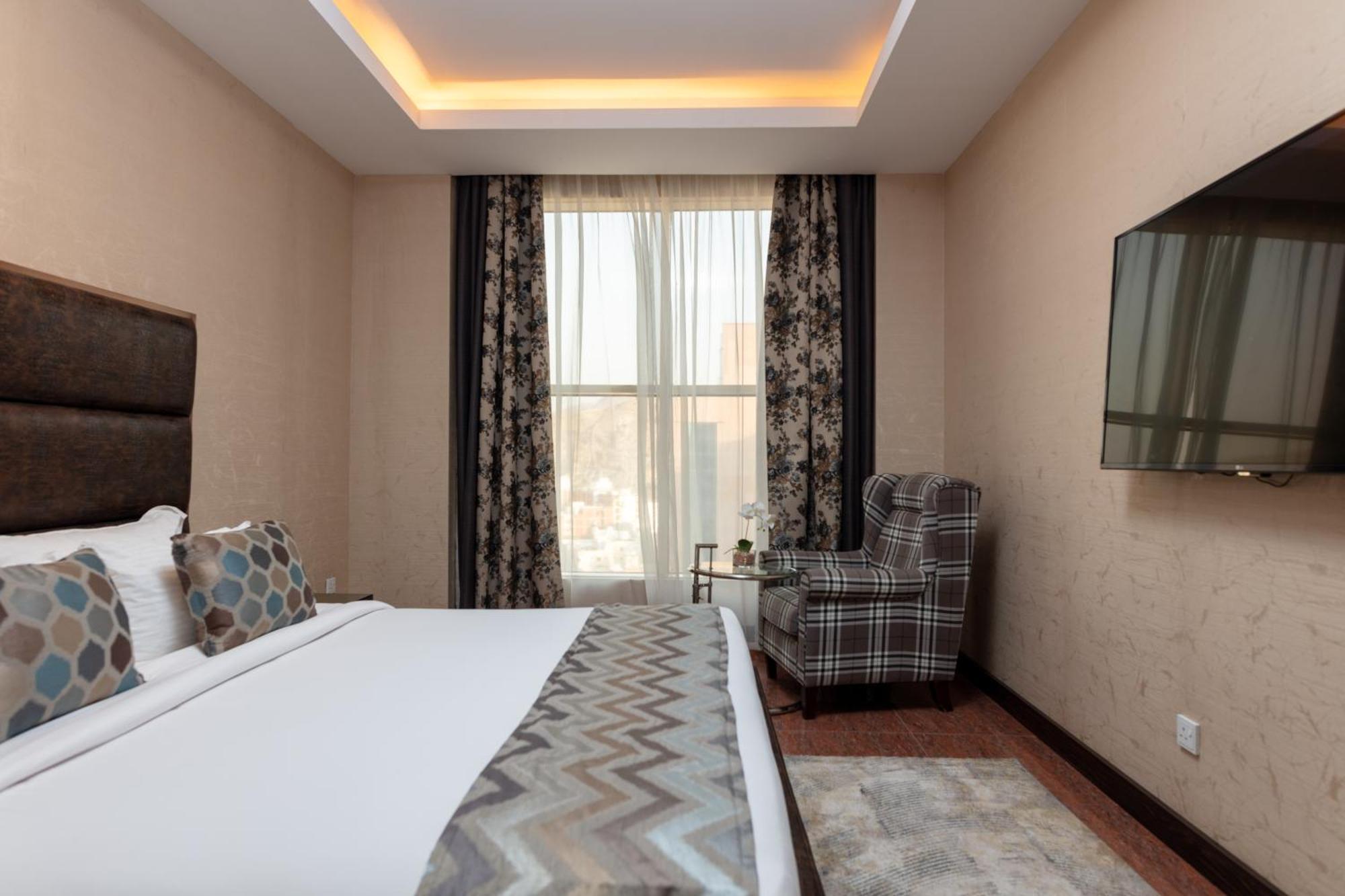 M Hotel Makkah By Millennium Mecca Exterior photo A room at the hotel