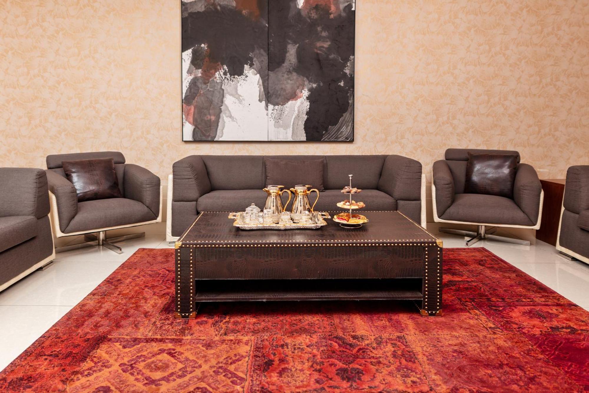 M Hotel Makkah By Millennium Mecca Exterior photo A coffee table with a leather top