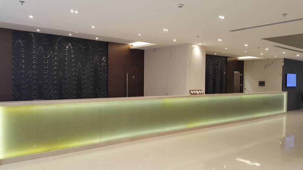 M Hotel Makkah By Millennium Mecca Exterior photo Reception desk