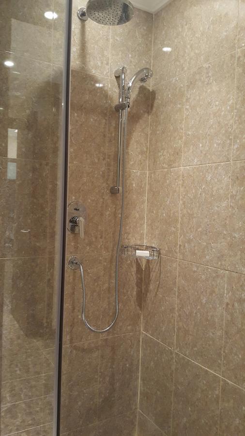 M Hotel Makkah By Millennium Mecca Room photo Shower