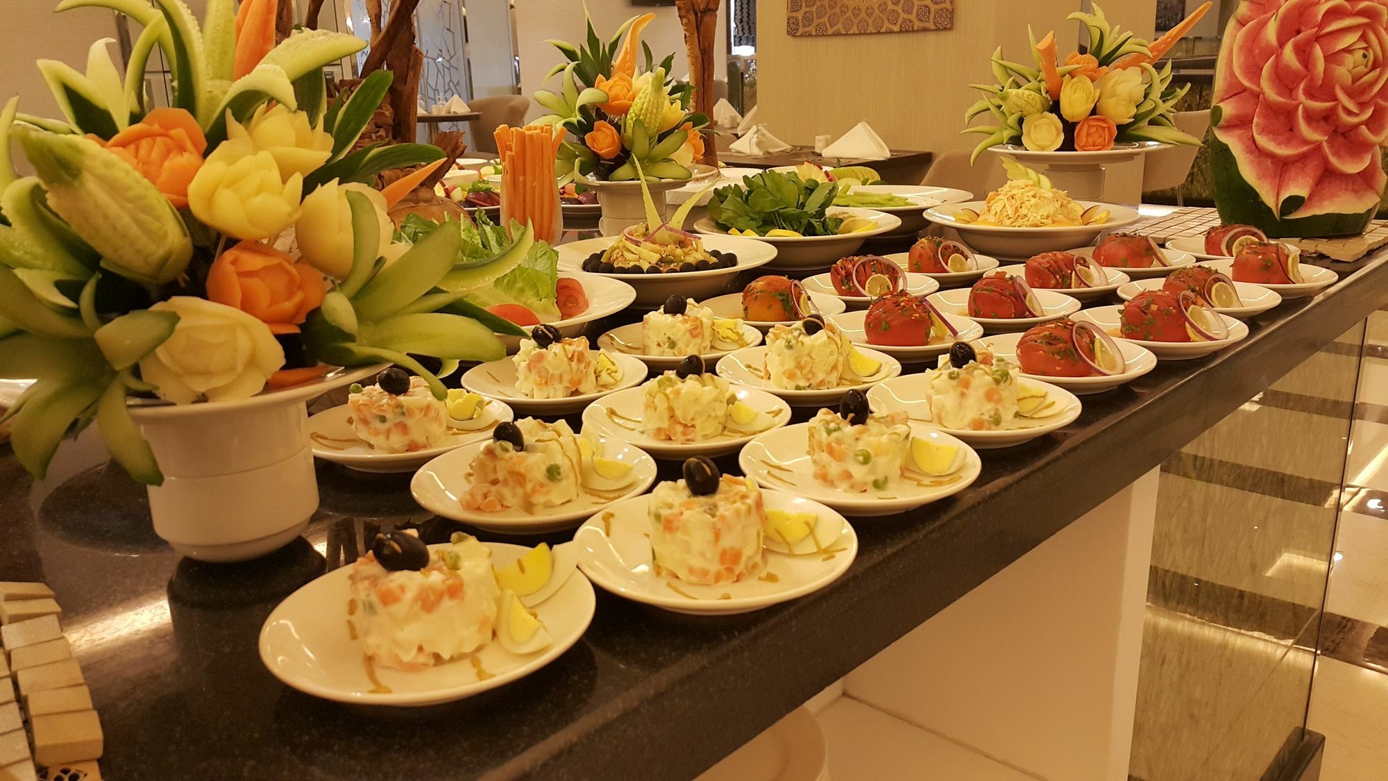 M Hotel Makkah By Millennium Mecca Exterior photo A buffet at a luxury hotel in Vietnam